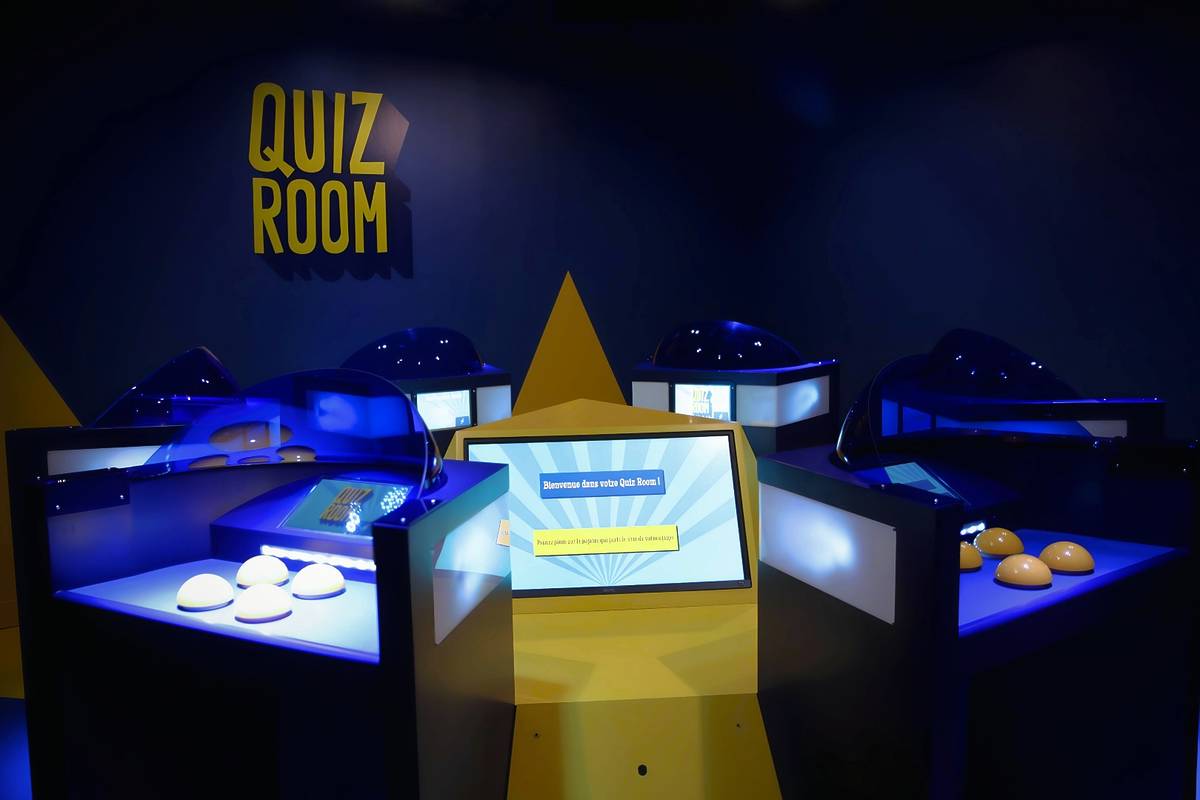 Nueve amigos, varios pulsadores y decenas de canciones: así se vive el Quiz Musical de Sancho Dávila